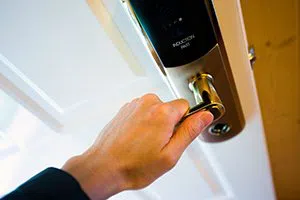 Philadelphia Liberty Locksmith Philadelphia, PA 215-337-3984 - 5a-lock-opening